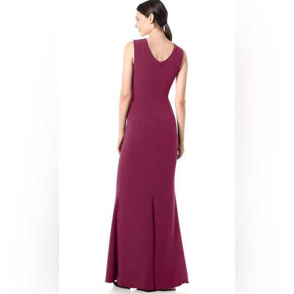 Dress the Population Sandra V-Neck Gown in Sark Magenta Small - Picture 2 of 6